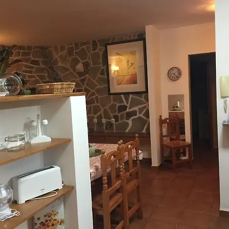 Acogedora Casa En Tetir